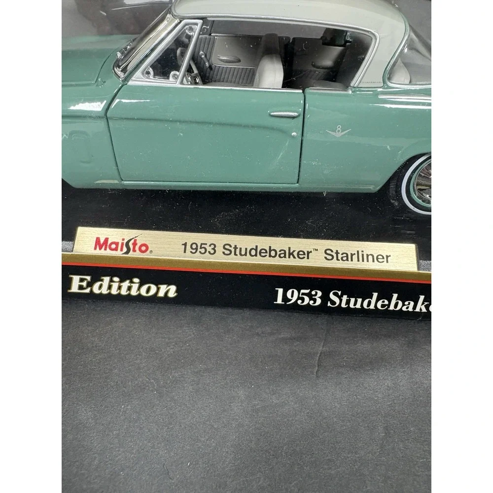 Maisto 1953 Studebaker Starliner 1:18 Scale Diecast Model Car – Special Edition